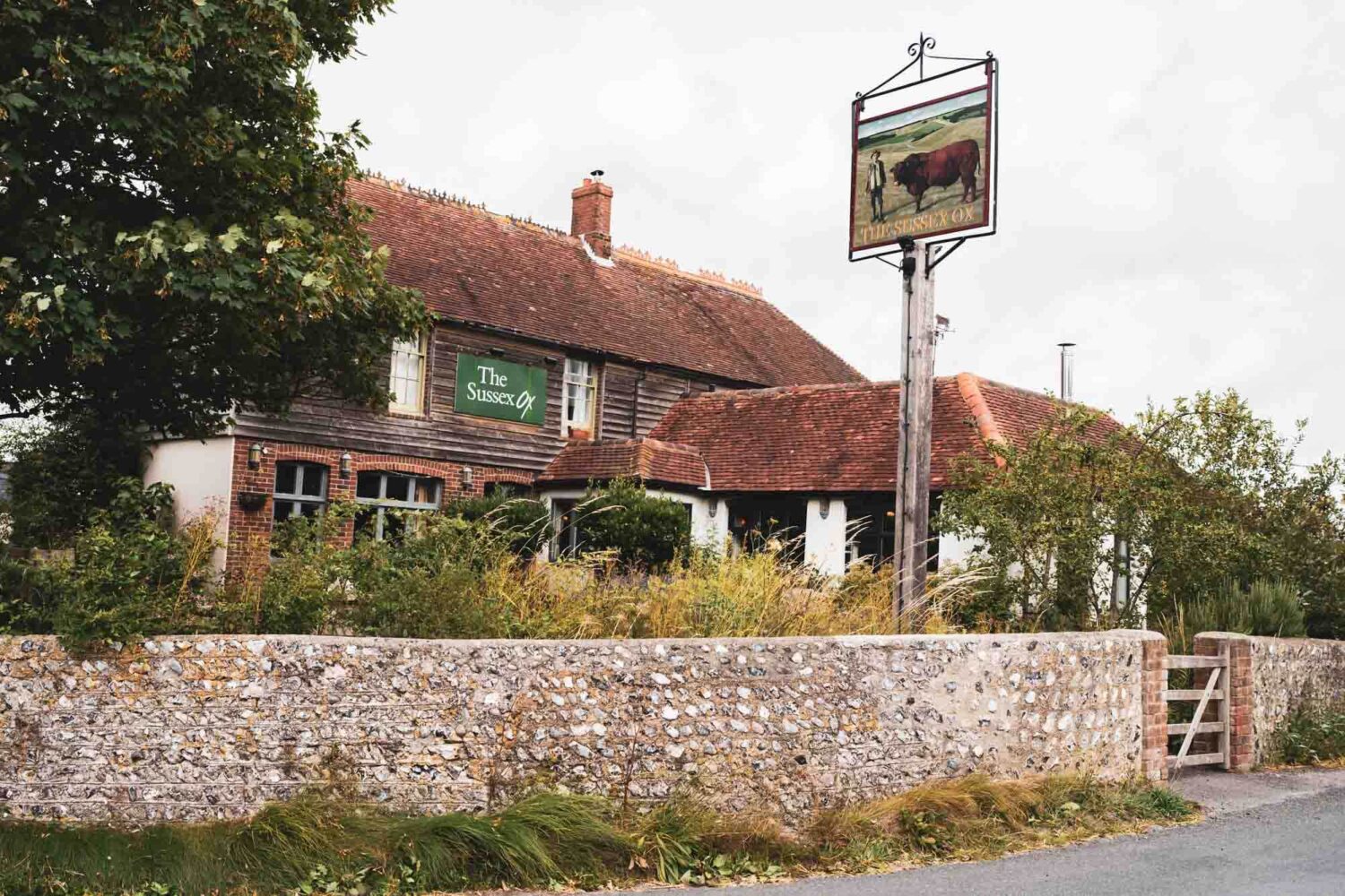 photo of the Sussex ox pub from the outside