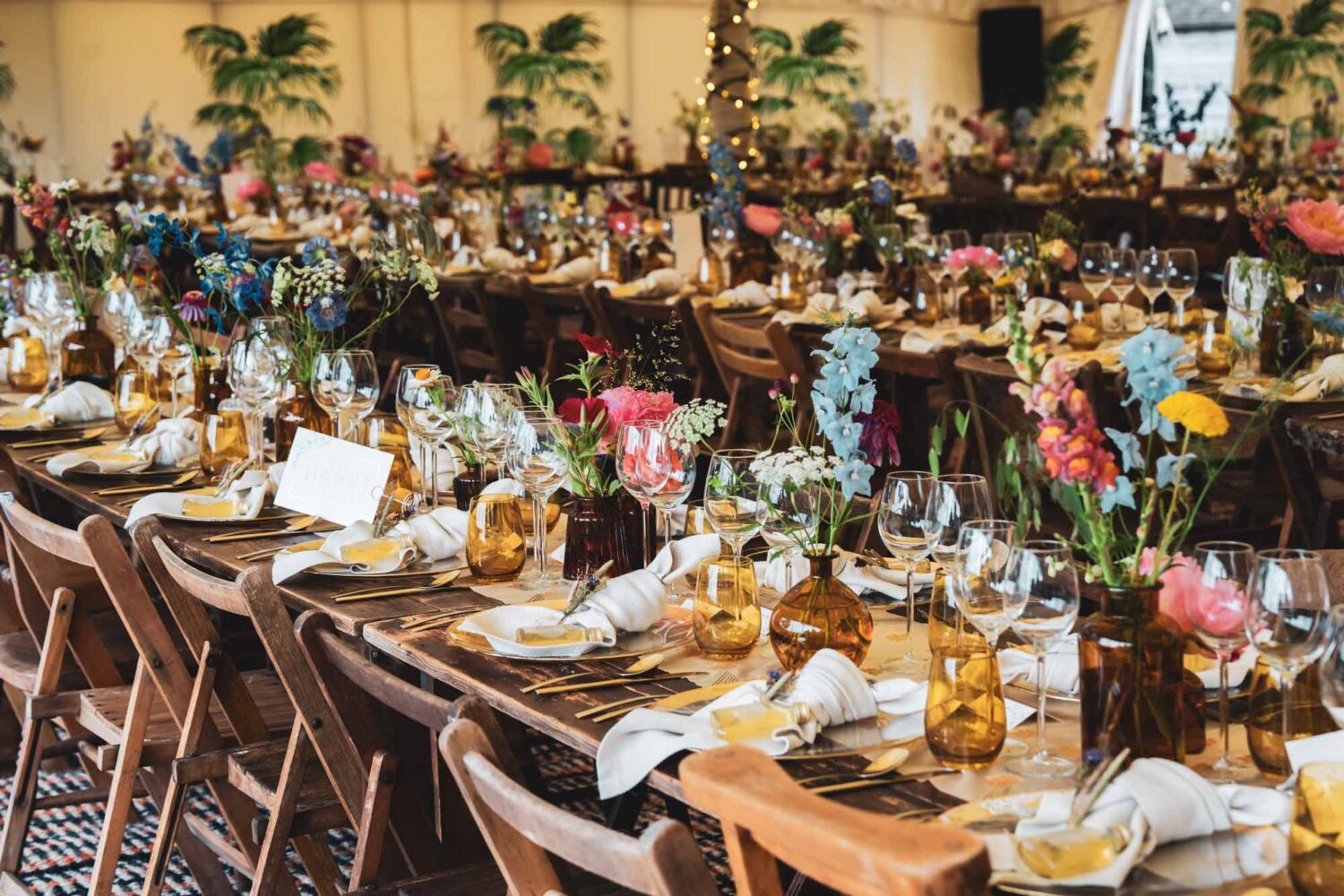 stunning table lay at a wedding