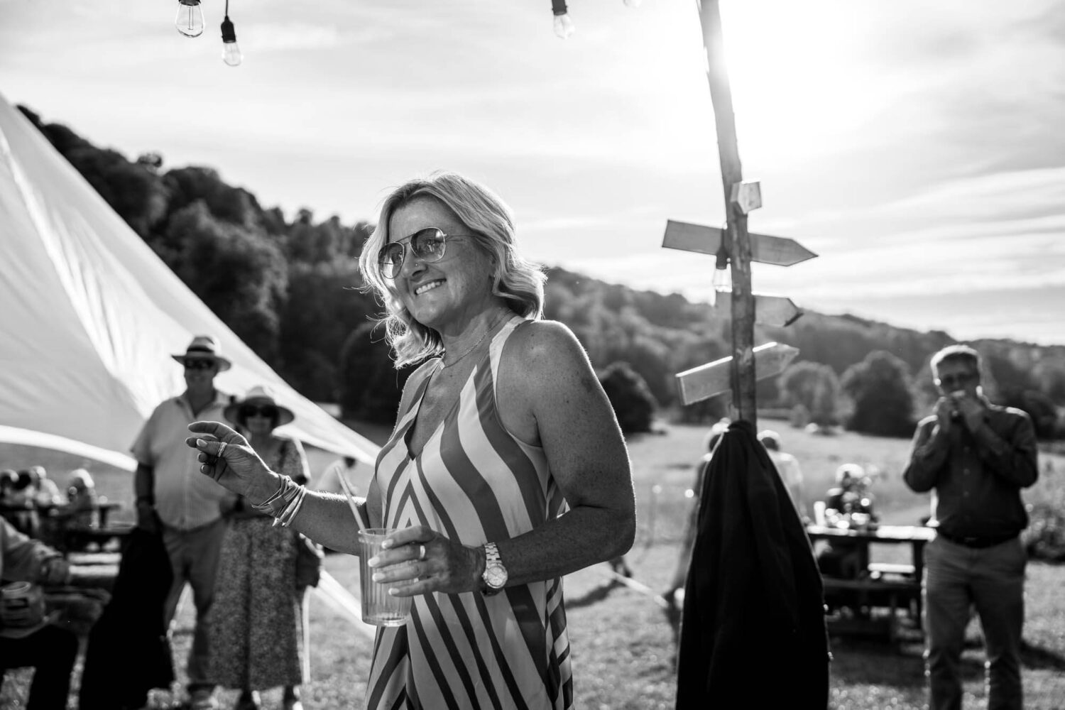 Guest dancing - B&W.